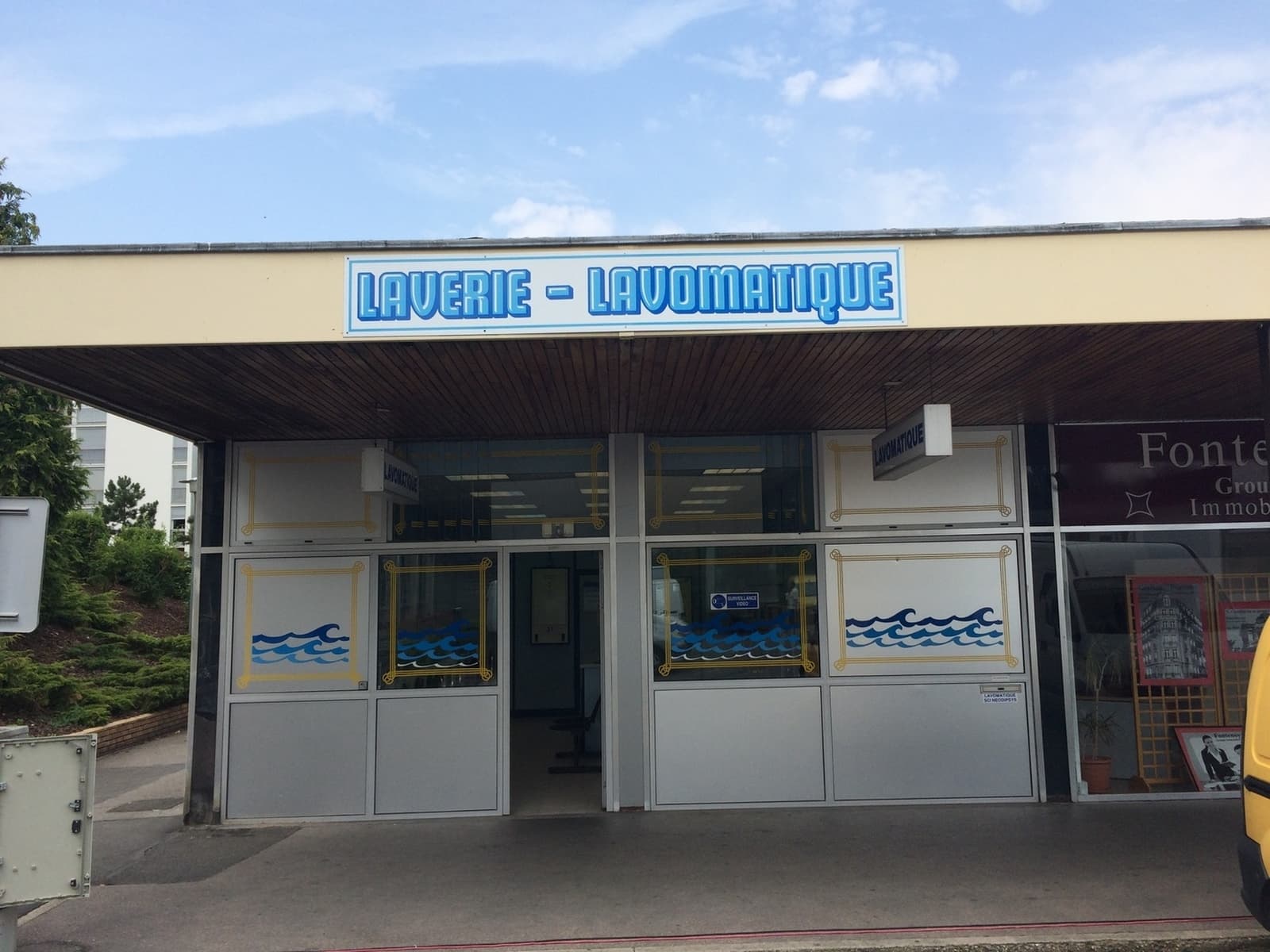 Ma Pince à Linge — Centre Cial de la Butte Montceau, Avon — photo 4